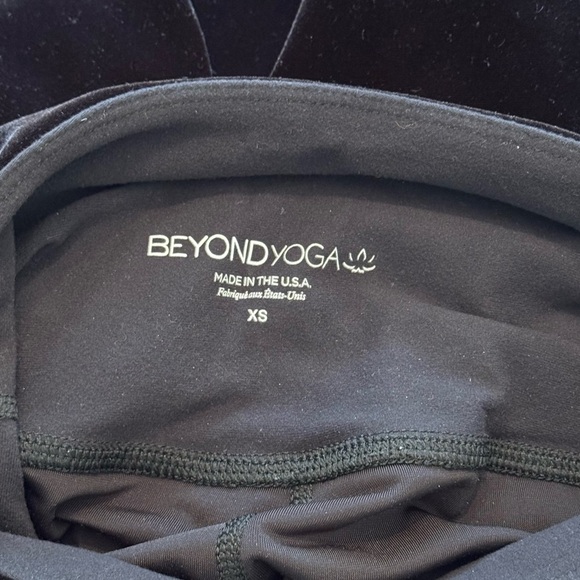 Beyond Yoga Velvet Motion High Waisted Midi Legging Black Velvet - Picture 7 of 7